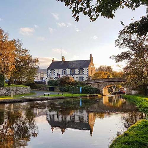 inn by lake>