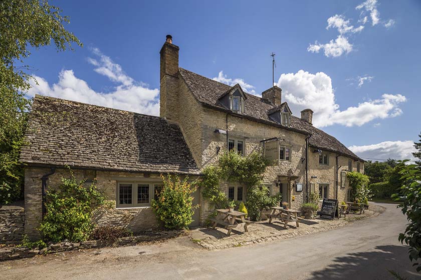 The Three Horseshoes