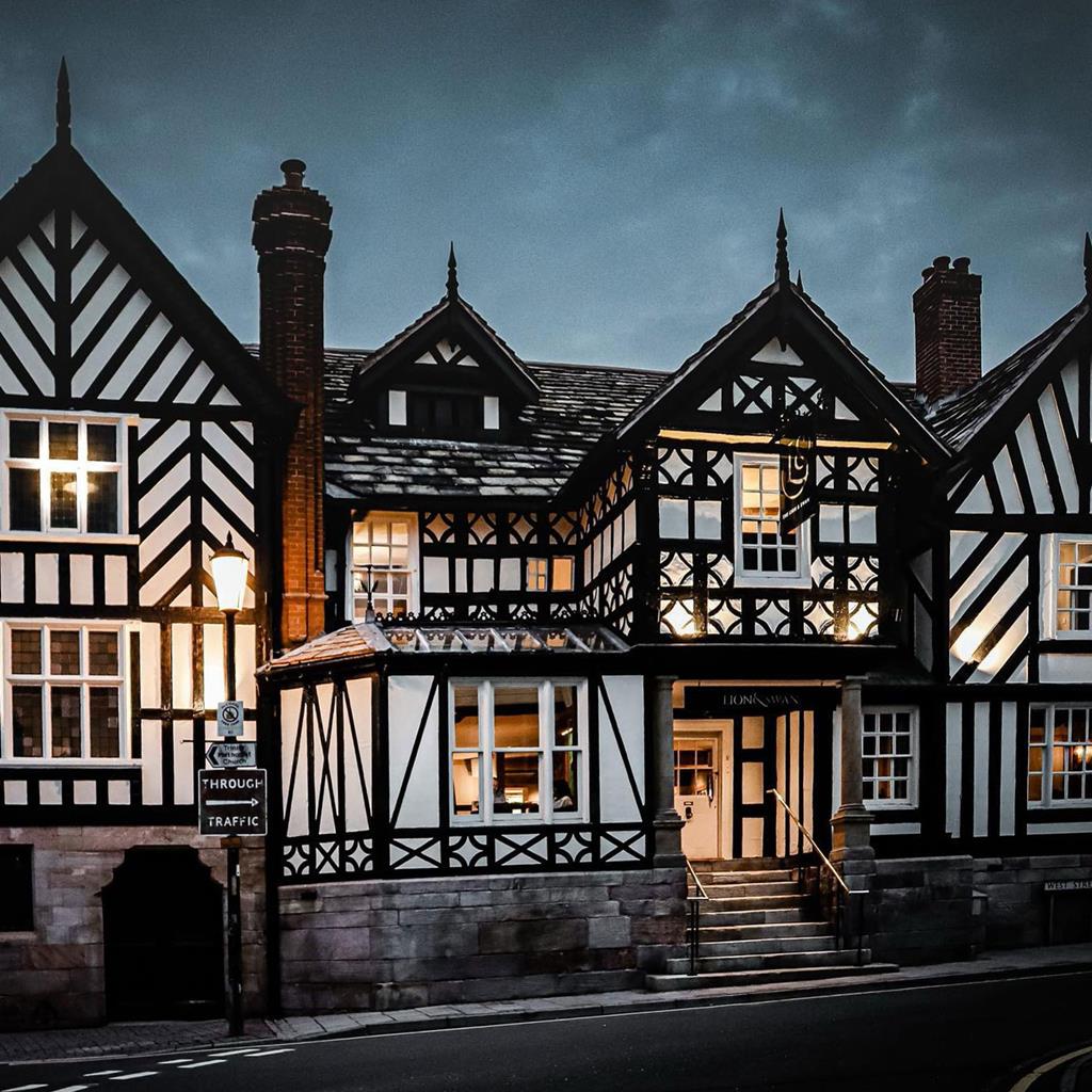 The Lion & Swan