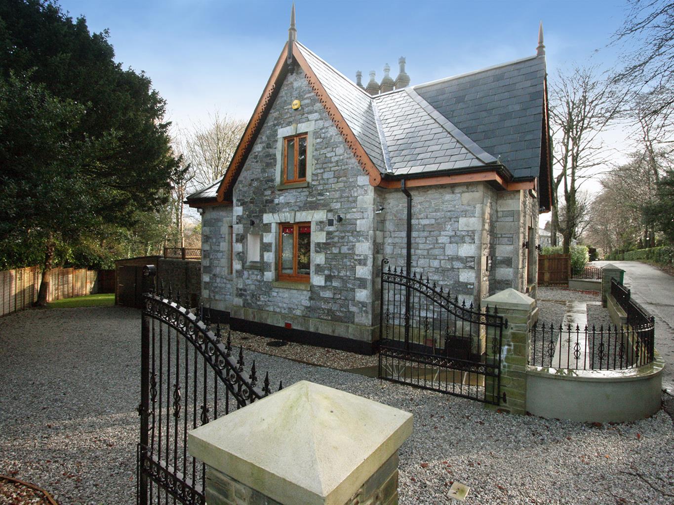 Duporth Lodge