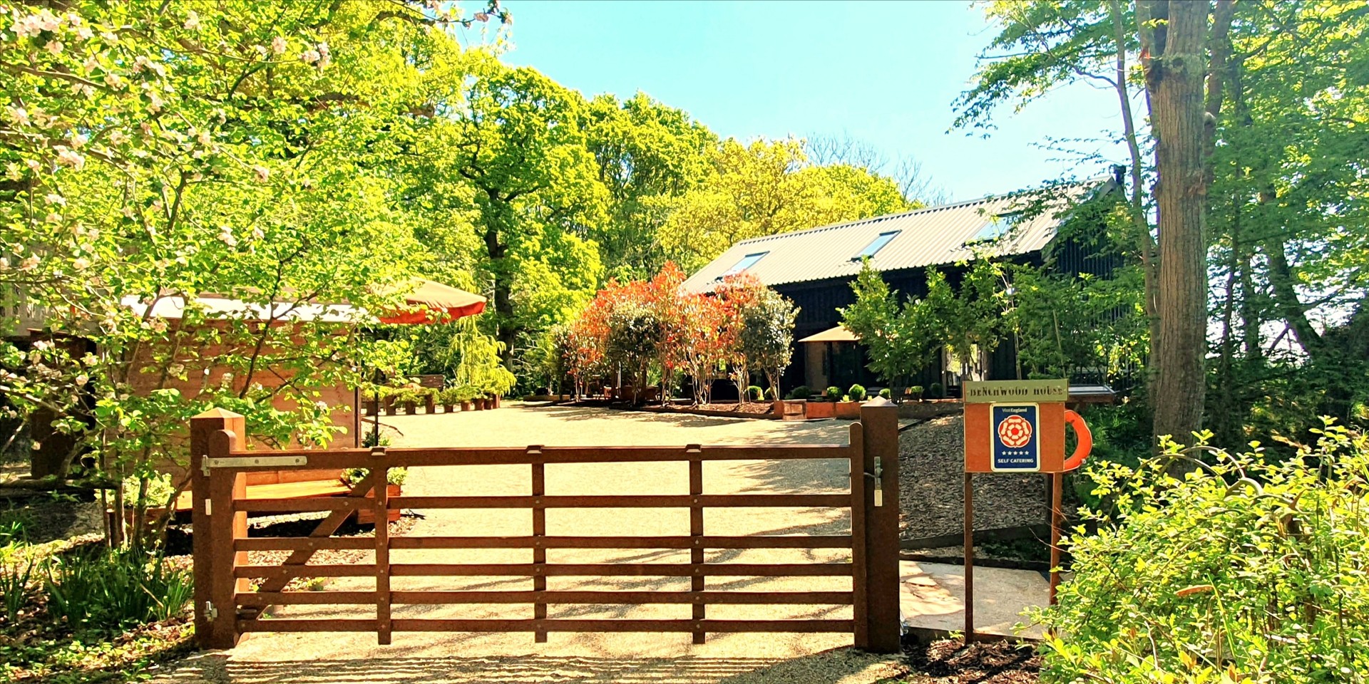 Benchwood House