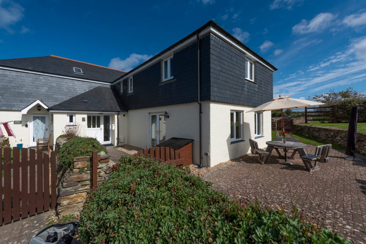 12 Meadow Court