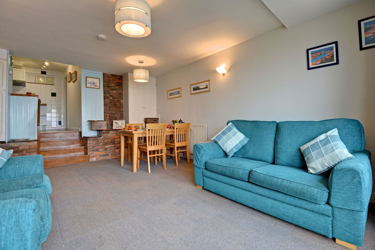 East Cliff Cottages  2 (33A)
