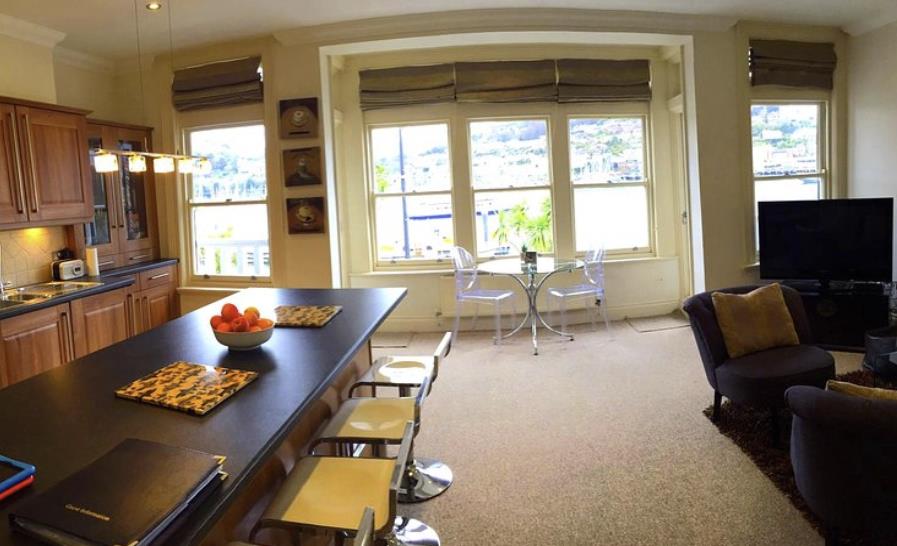 Waters Edge Apartment