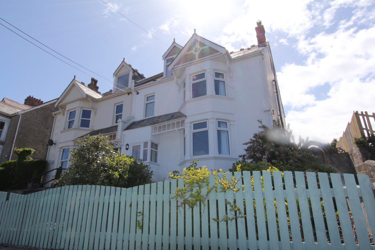 18 Dennis Road