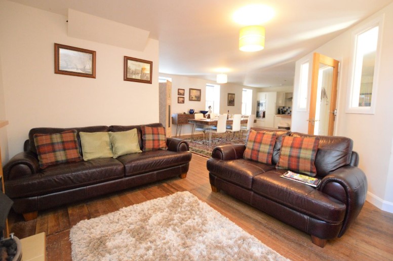 The Old Auction Rooms Lot 3